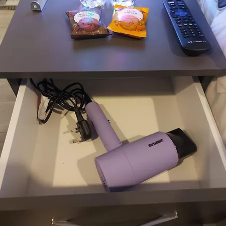 Thornton Road -room 2 *