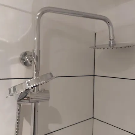 Thornton Road -room 2