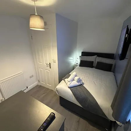 Thornton Road -room 2 *