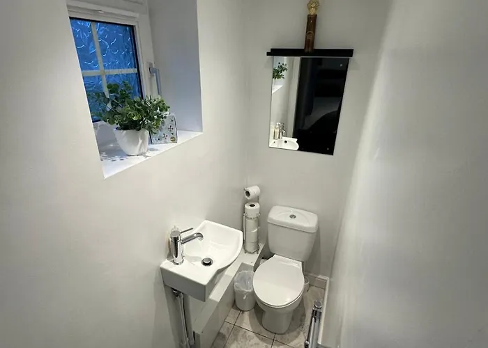 Thornton Road -room 2 Homestay *