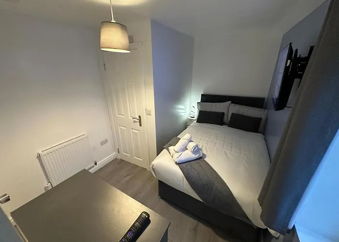 Thornton Road -room 2 *